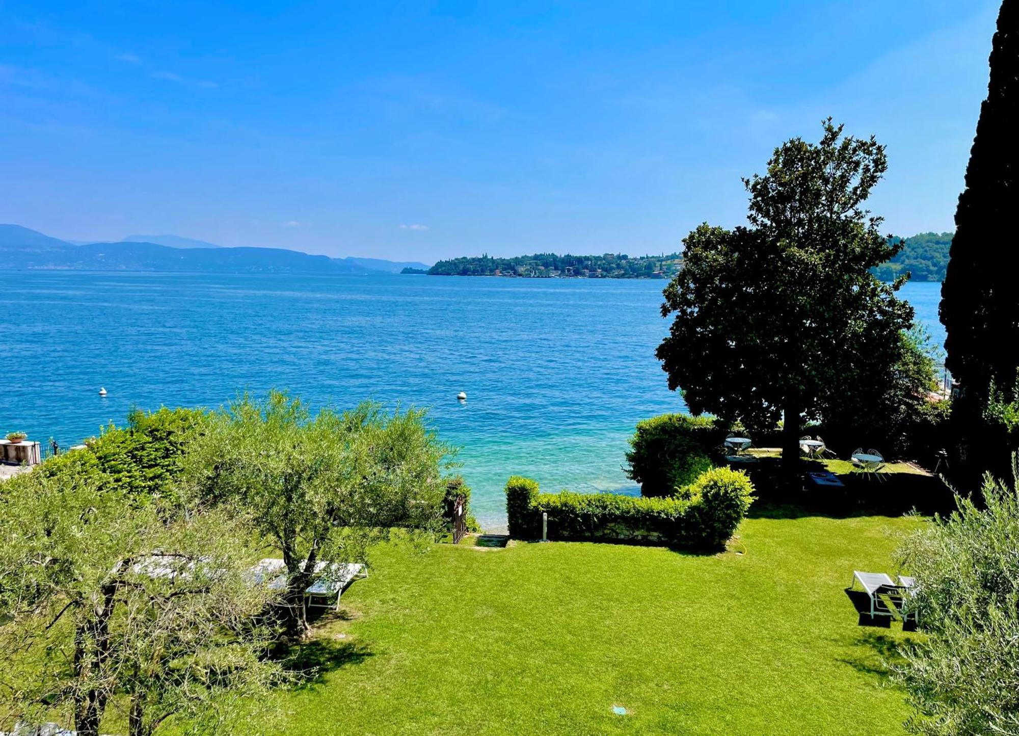 Luxury Lakeside Apartment Right On The Water Salò Eksteriør bilde