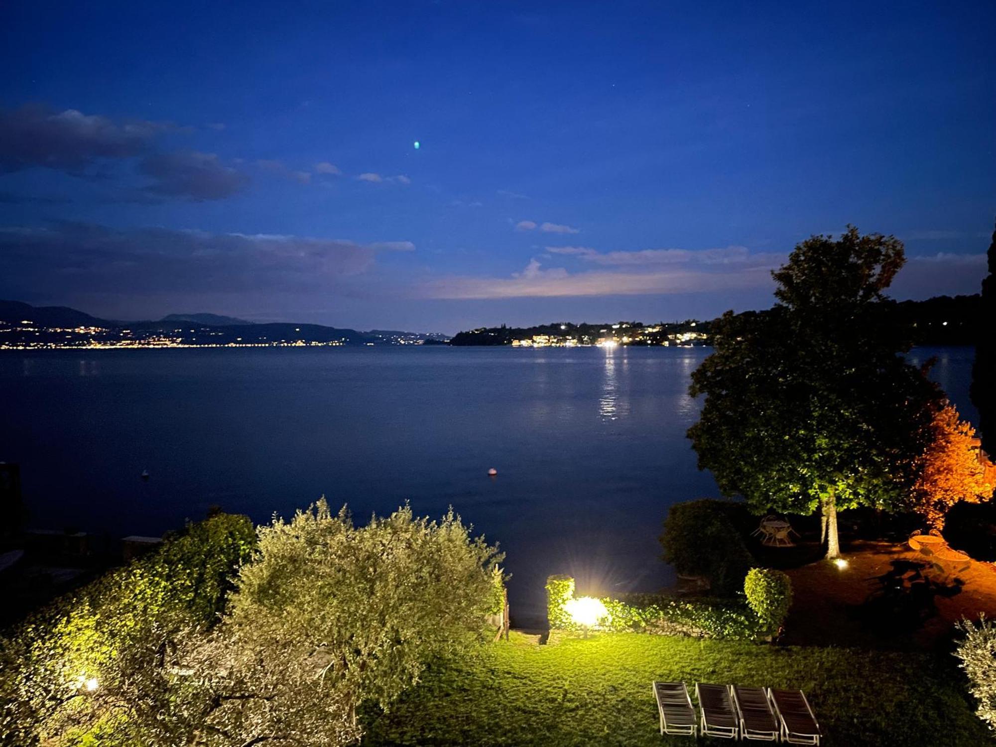 Luxury Lakeside Apartment Right On The Water Salò Eksteriør bilde