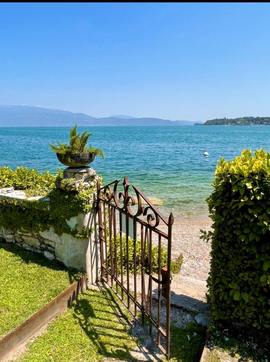 Luxury Lakeside Apartment Right On The Water Salò Eksteriør bilde