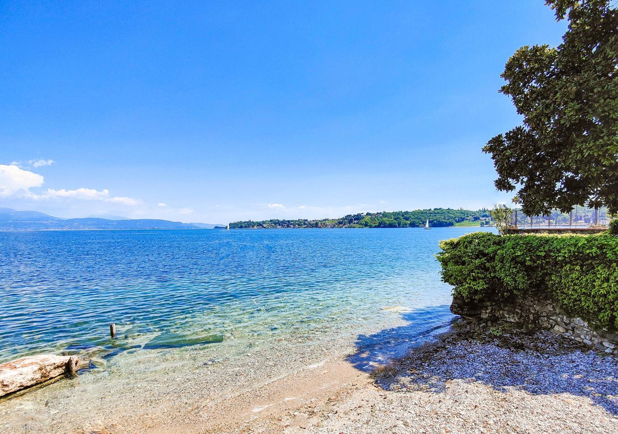 Luxury Lakeside Apartment Right On The Water Salò Eksteriør bilde